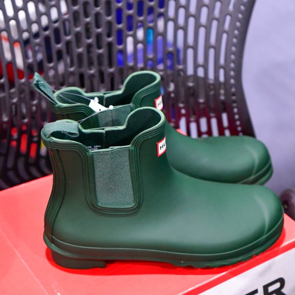 Green- Hunter Ladies' Original Chelsea Rain Boot - Picture 4 of 6